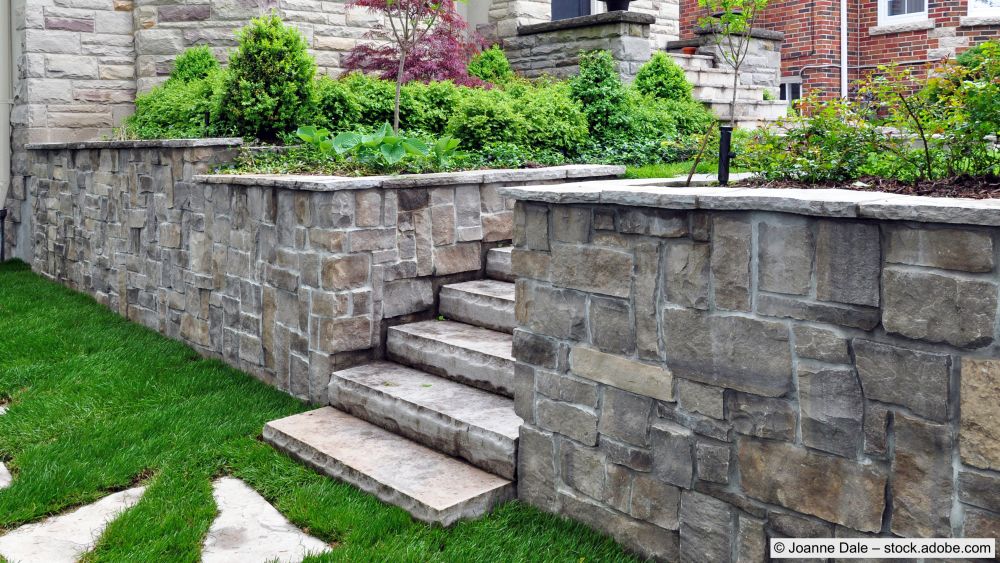 Günstige Stützmauer für den Hang in der Schweiz bauen